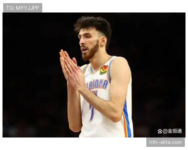 切特·霍姆格伦挡拆创造错位，提升内线终结效率明显